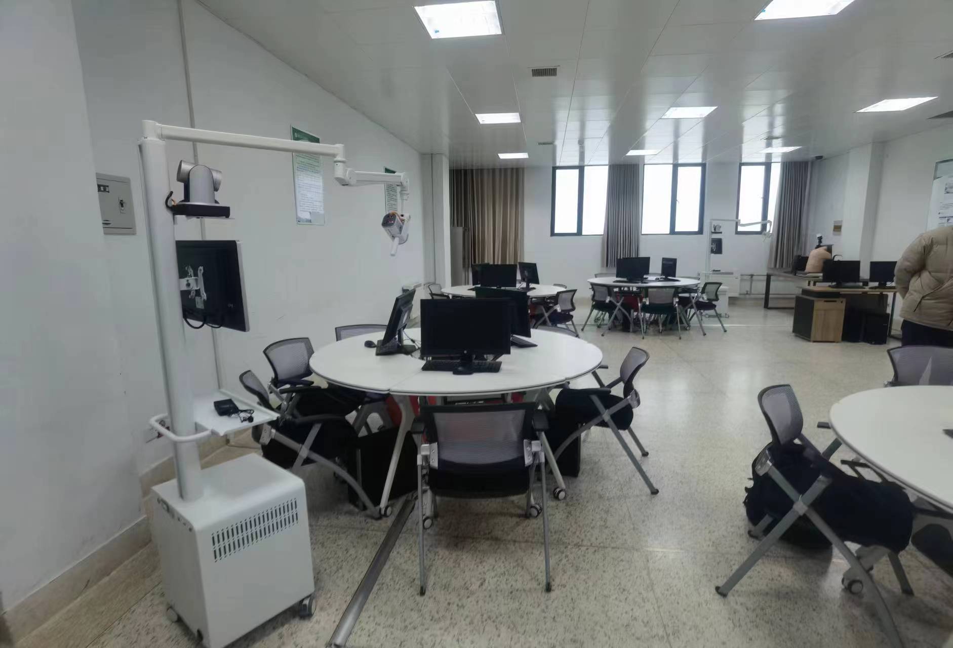 Ӗ䛲С܇IWУƄӌӖ،Cλֱƽoݔ