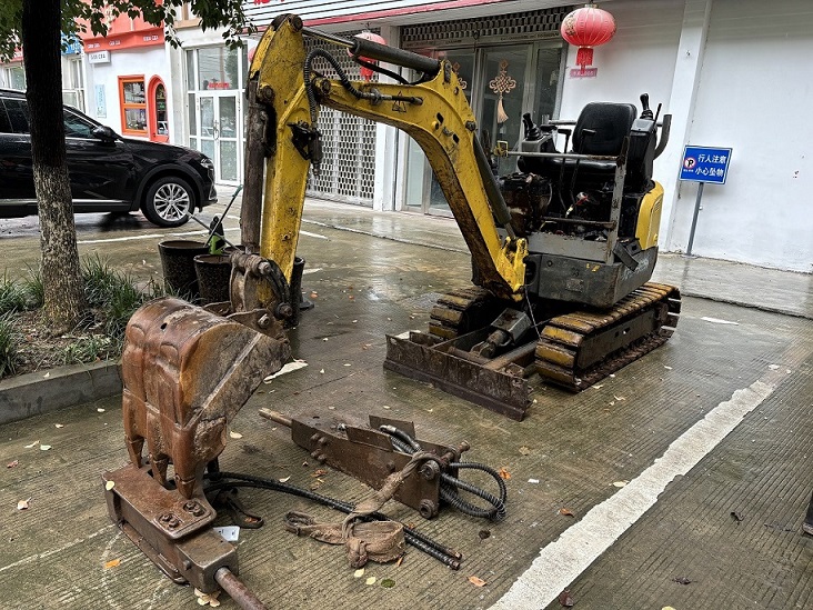 ZɭEZ17ڙC ñ15ڙC؛