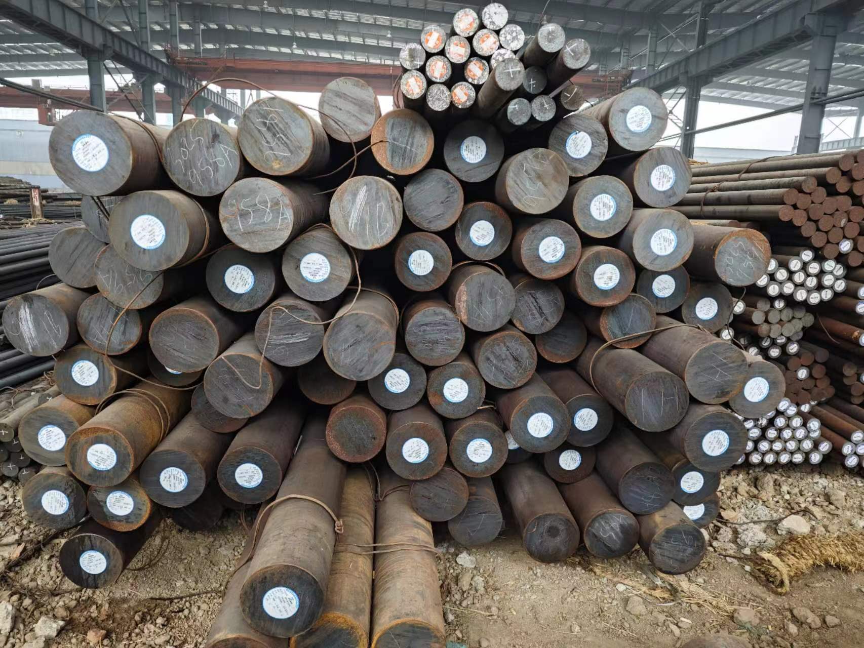 遼寧鐵嶺金屬制品生產廠家現有現貨5000噸圓鋼規格型號齊全質優價廉期待您的來電